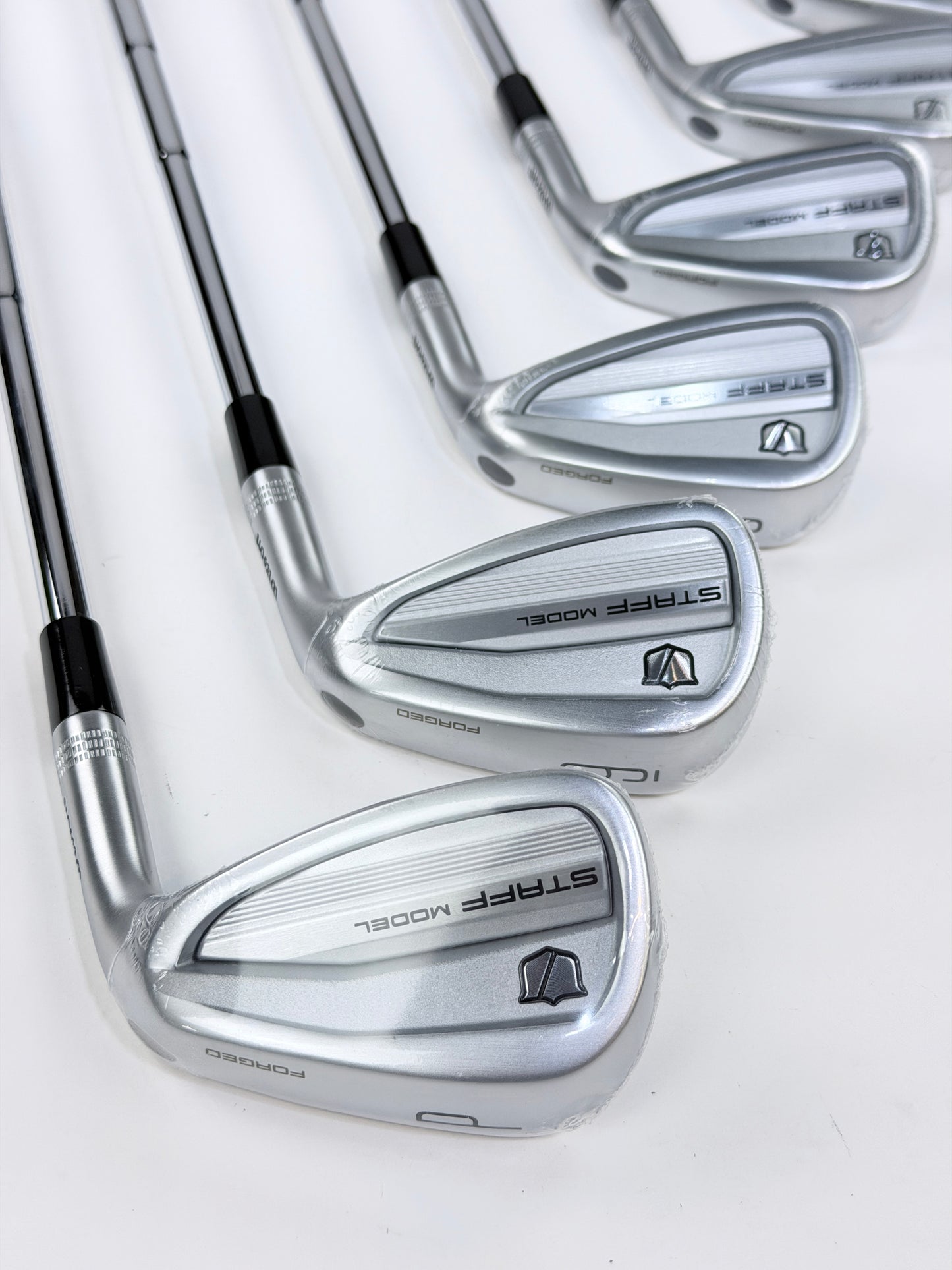 WILSON STAFF MODEL CB IRON SET 4-PW S FLEX RH