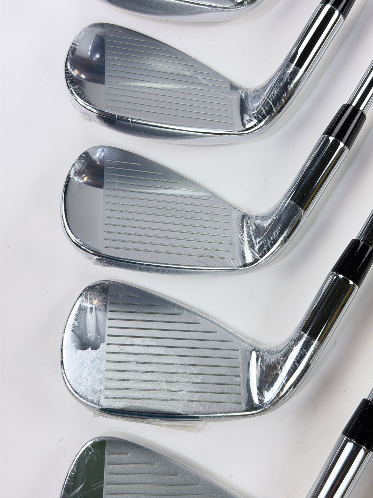 WILSON D9 FORGED IRON SET 5-PW GW S FLEX RH NEW