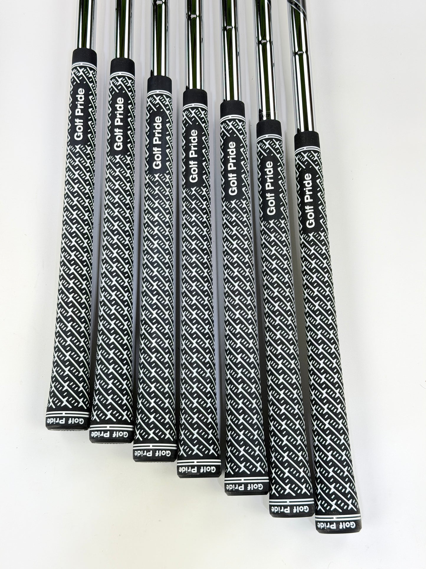 WILSON STAFF MODEL CB IRON SET 4-PW S FLEX RH