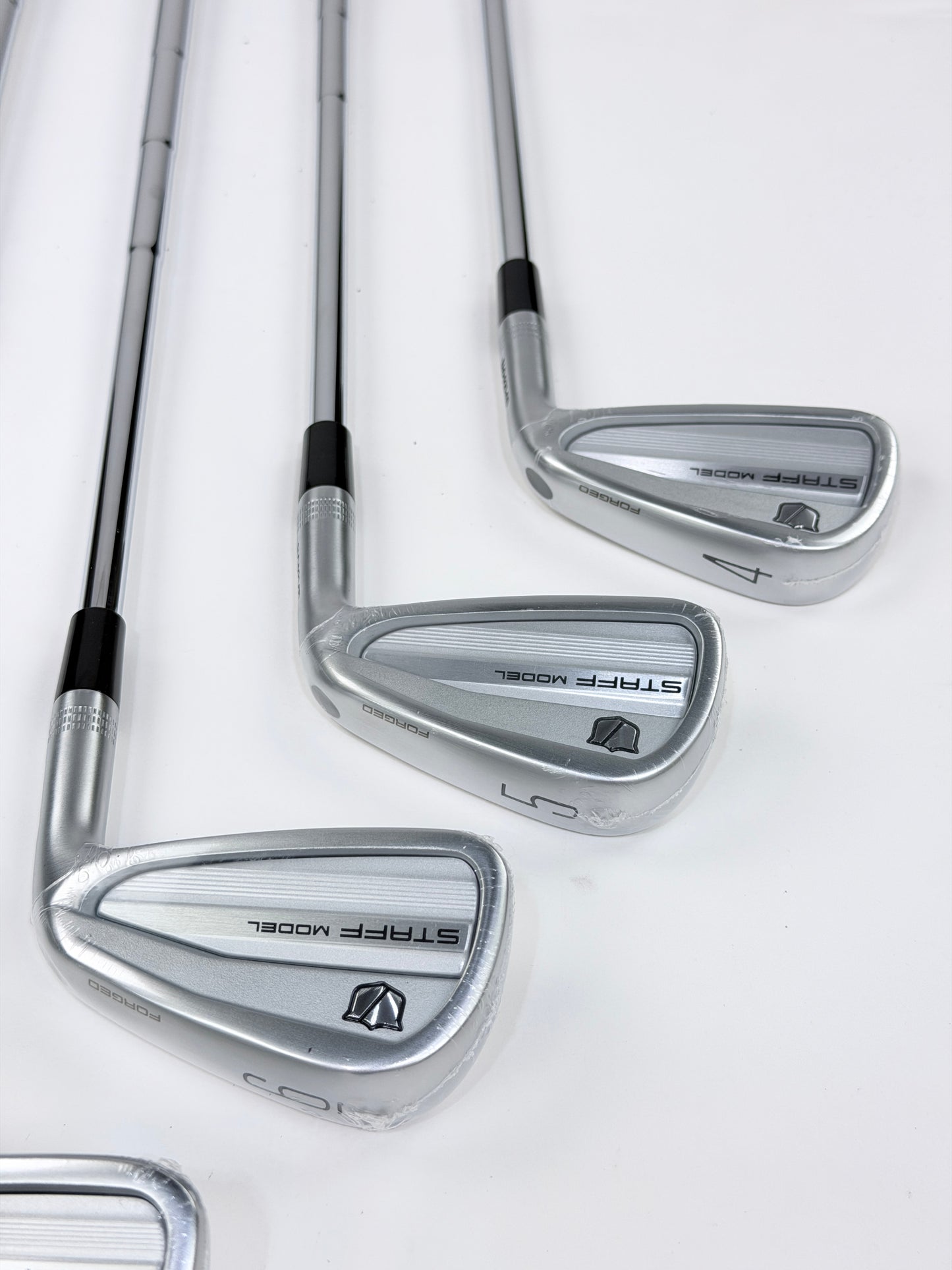 WILSON STAFF MODEL CB IRON SET 4-PW S FLEX RH
