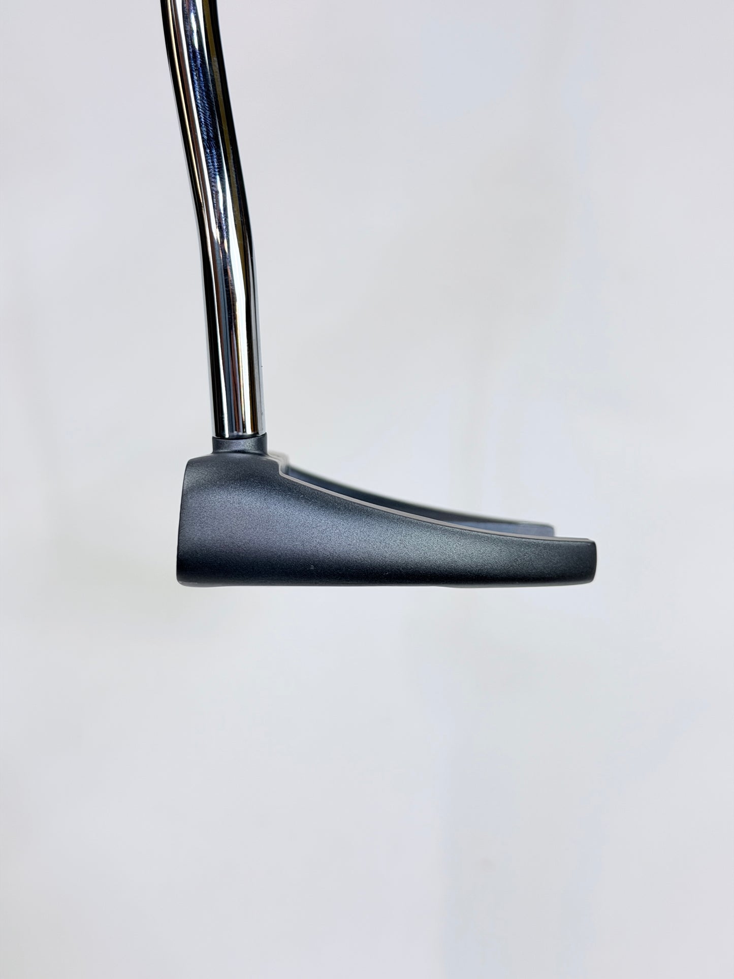 ODYSSEY DFX V-LINE FANG PUTTER RH 35”
