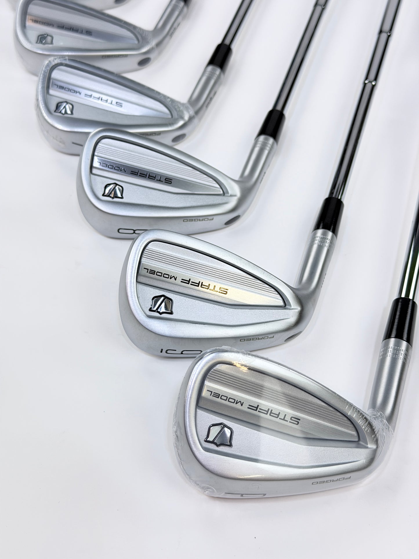 2026 WILSON STAFF MODEL CB IRON SET 4-PW S FLEX LH