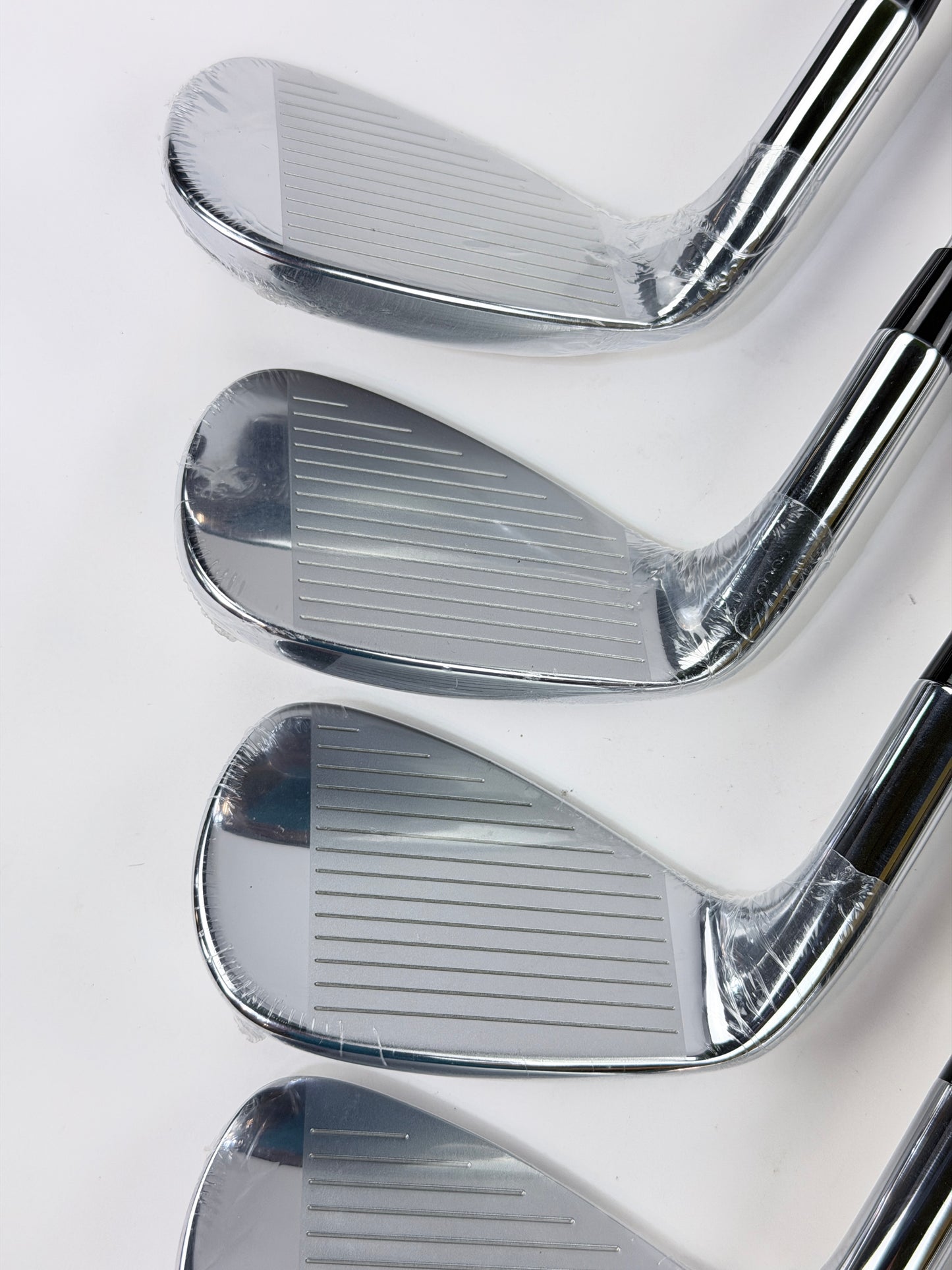 WILSON D9 FORGED IRON SET 5-PW GW S FLEX RH NEW