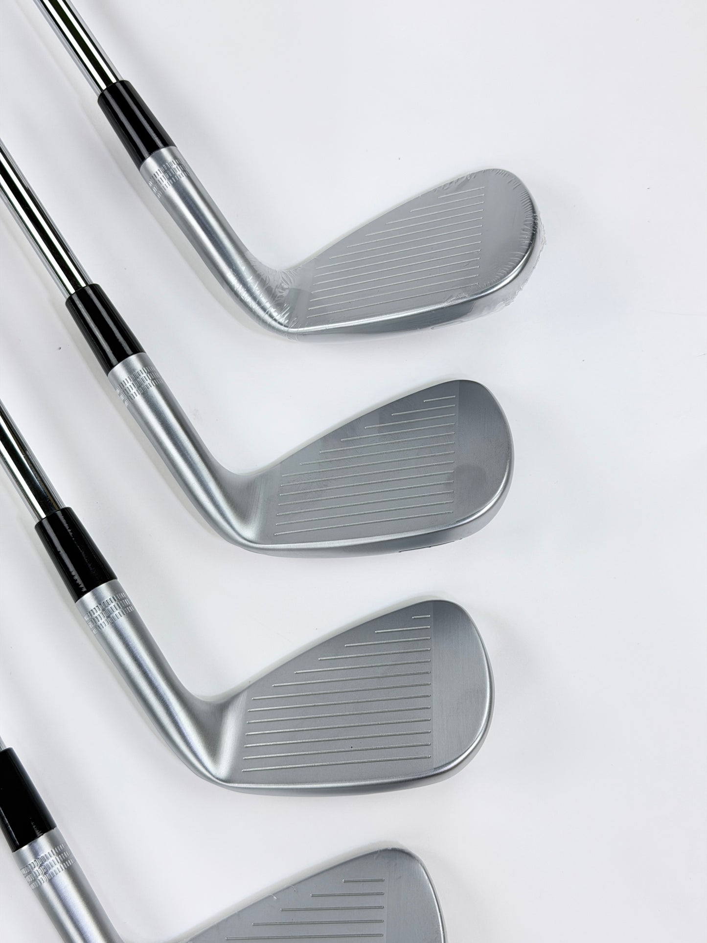 2026 WILSON STAFF MODEL CB IRON SET 4-PW S FLEX LH