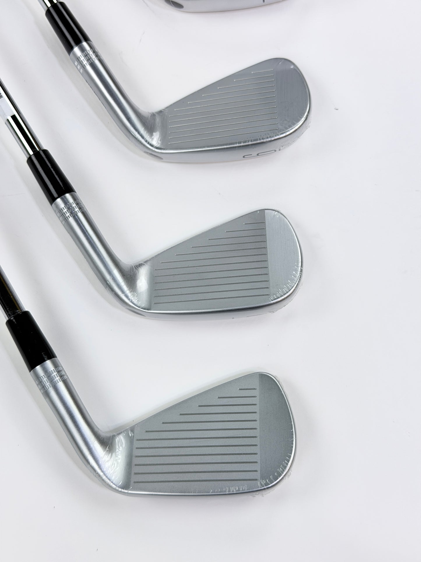 2026 WILSON STAFF MODEL CB IRON SET 4-PW S FLEX LH