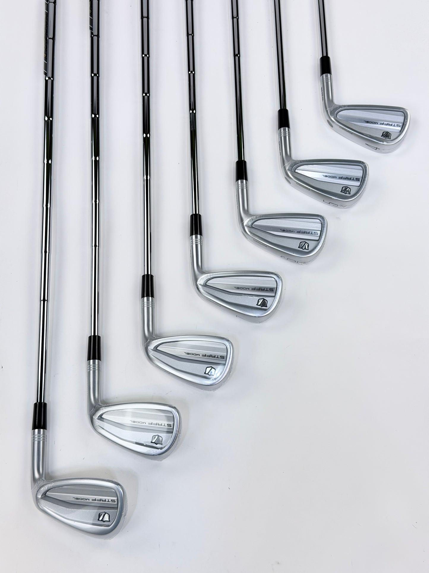 WILSON STAFF MODEL CB IRON SET 4-PW S FLEX RH
